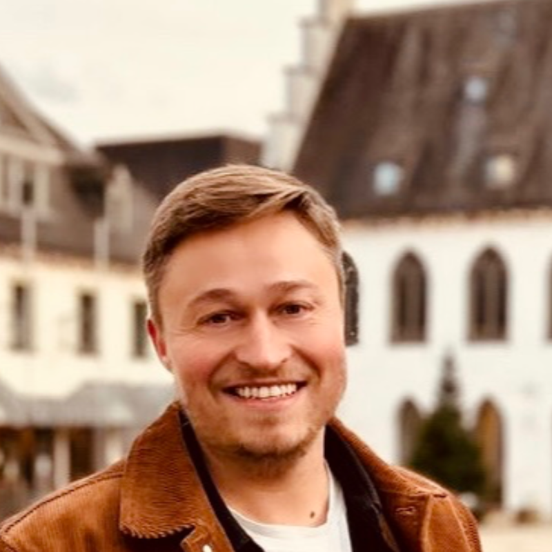  Maximilian Schmieding